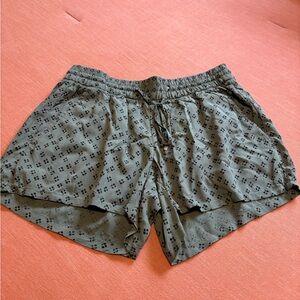 Old Navy Patterned Green Women's Athletic Shorts
